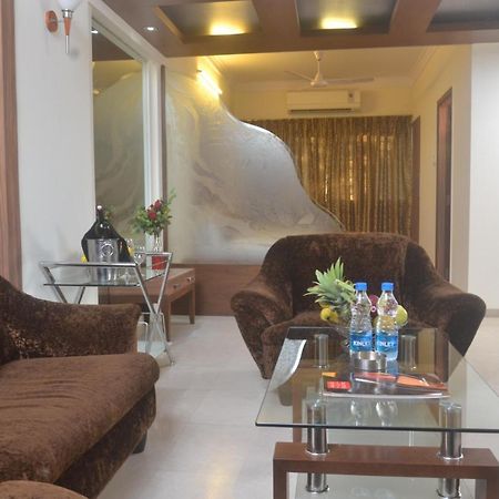 Hotel Plaza Mumbai  Buitenkant foto
