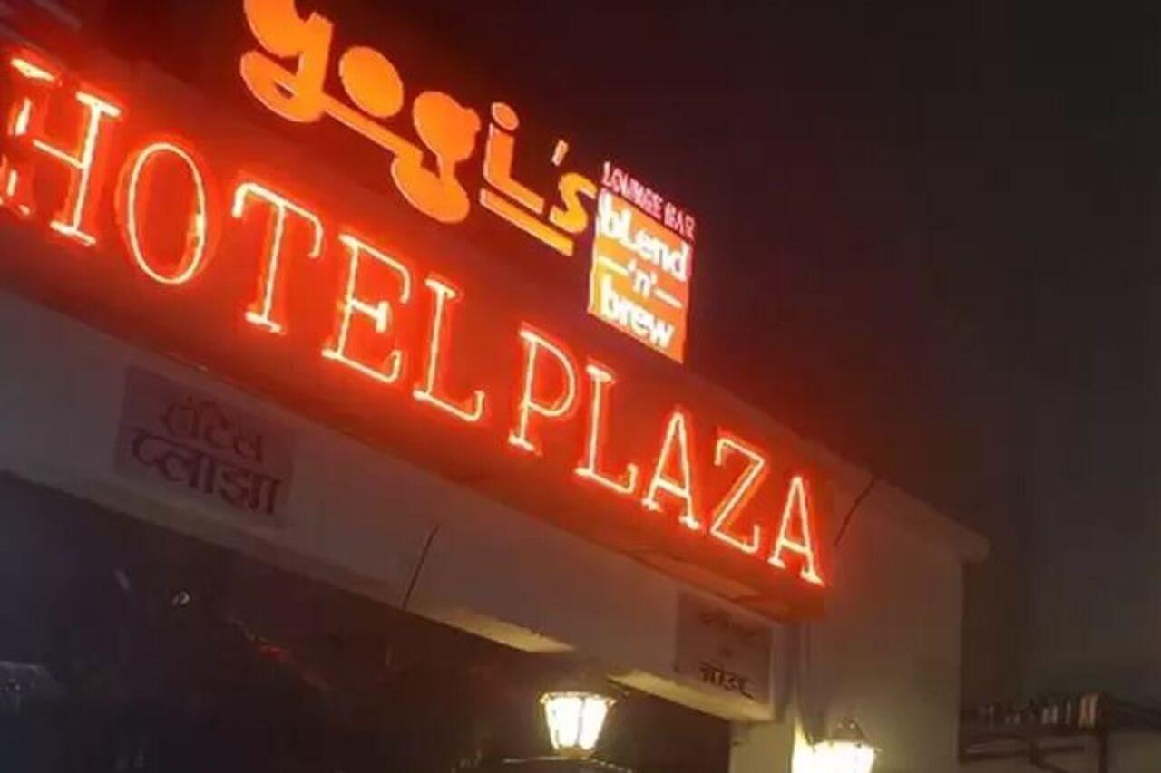 Hotel Plaza Mumbai  Buitenkant foto