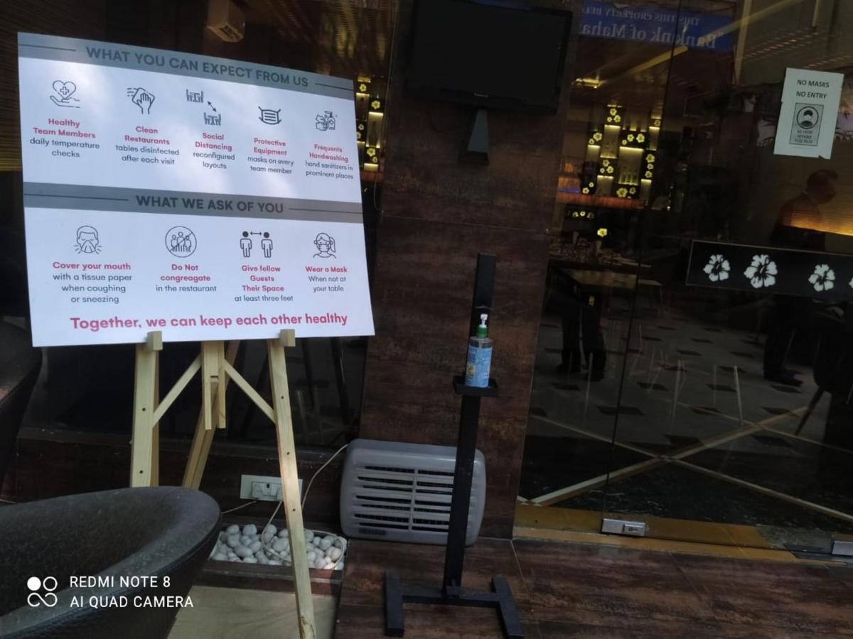 Hotel Plaza Mumbai  Buitenkant foto