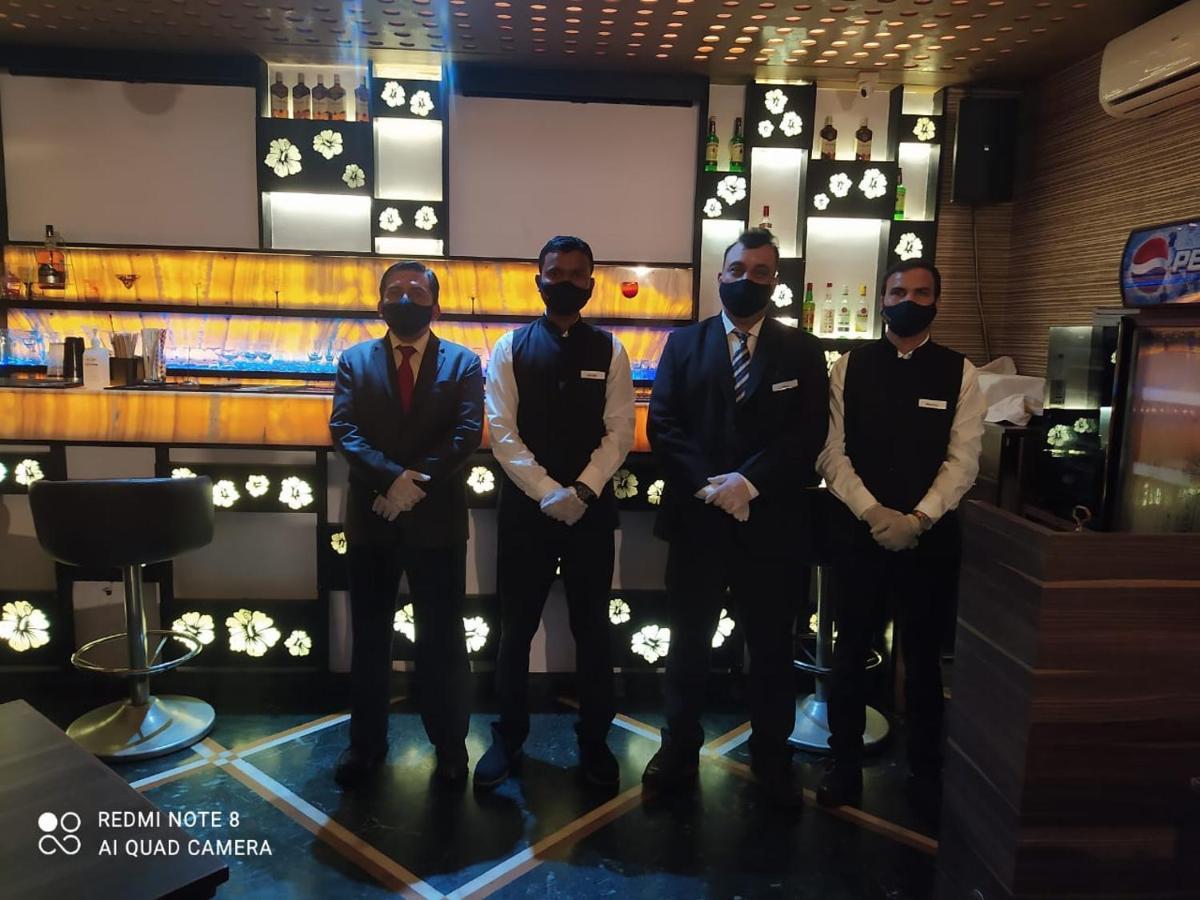 Hotel Plaza Mumbai  Buitenkant foto