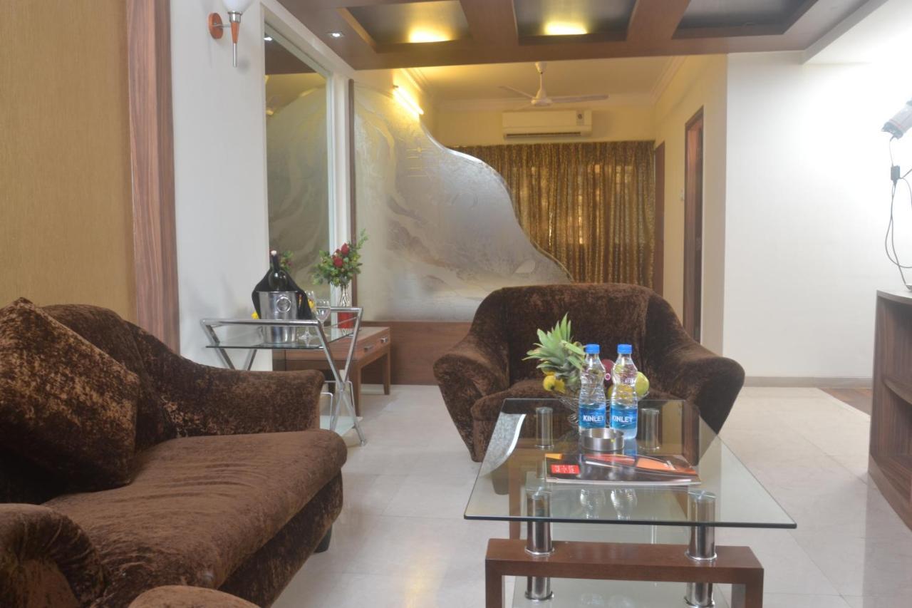 Hotel Plaza Mumbai  Buitenkant foto