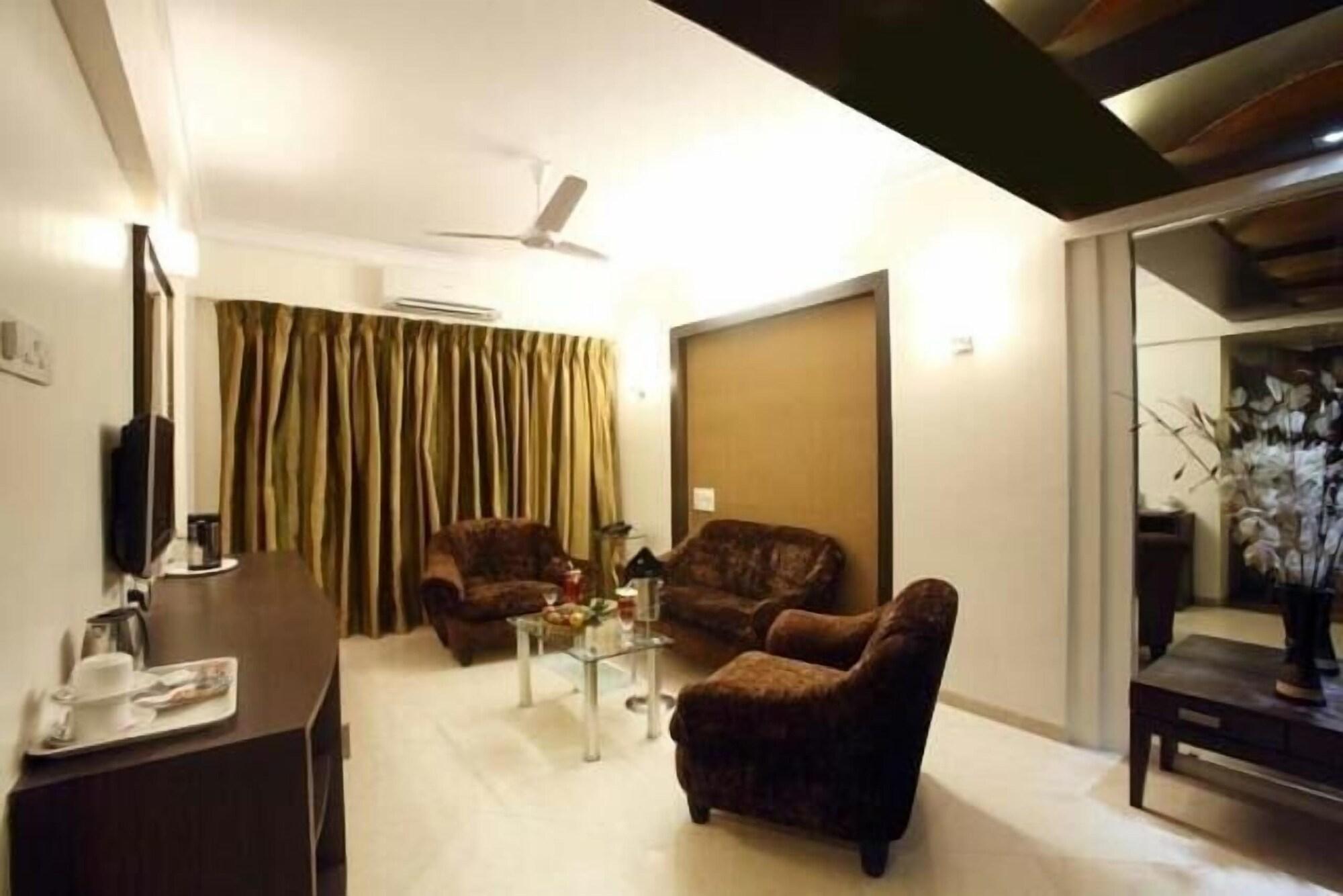 Hotel Plaza Mumbai  Buitenkant foto