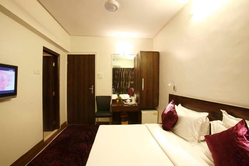 Hotel Plaza Mumbai  Kamer foto