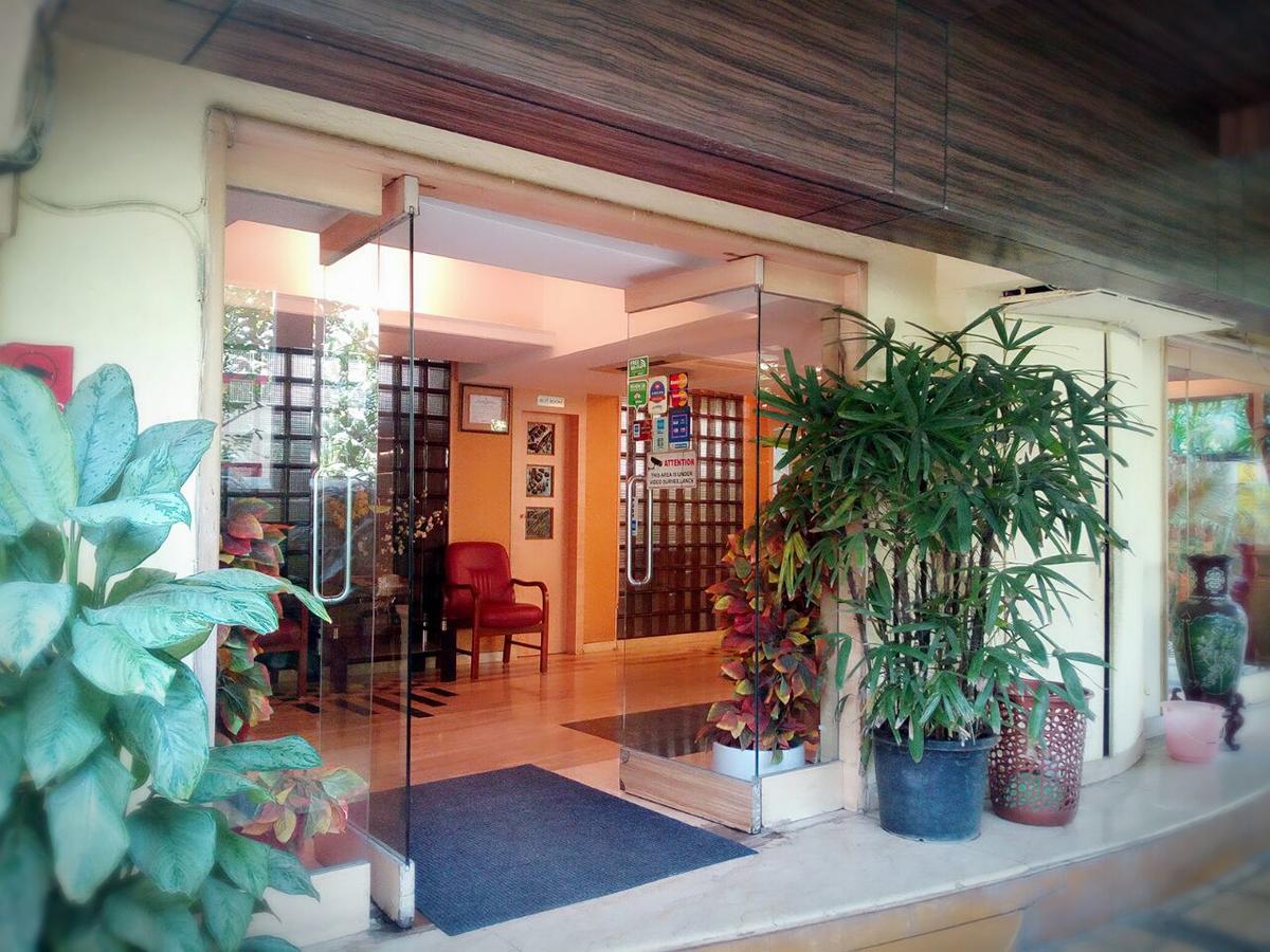 Hotel Plaza Mumbai  Buitenkant foto